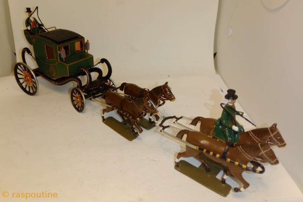 Coraline de l'empereur attelé de 4 chevaux et 2 conducteurs 2 figurines historique epoque napoleonienne coraline de empereur attele de 4 chevaux et 2 conducteurs