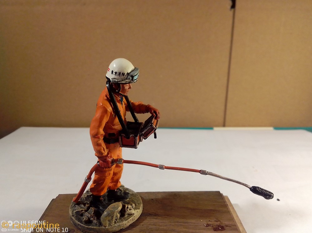 figurines autres pompier sauveteur deblayeur tokyo 2002