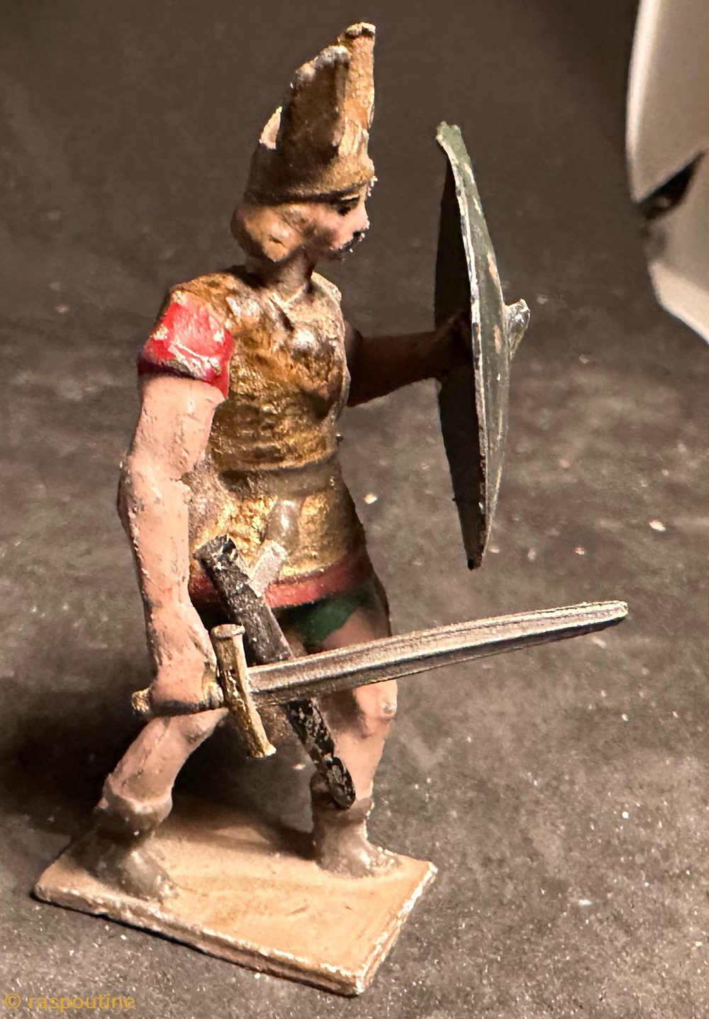 Gaulois avec épée et bouclier 2 figurines historique antiquite gaulois avec epee et bouclier