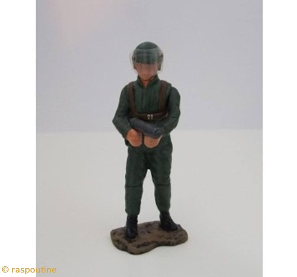 Servant Lance Flammes 6e REG 1984 figurines historiques legion etrangere servant lance flammes 6e reg 1984
