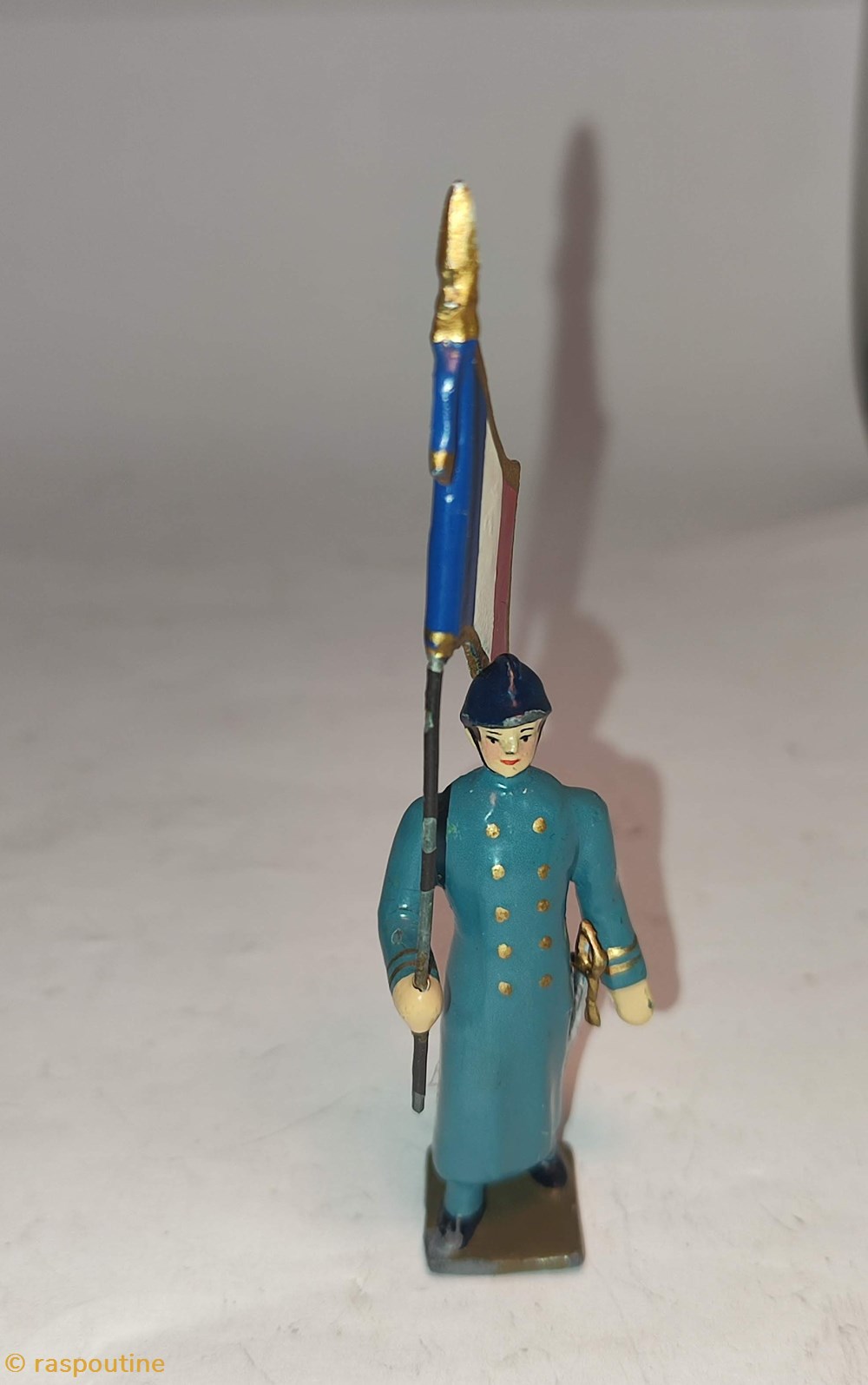 Drapeau de l'infanterie de ligne en capote b.h. à l'assaut figurines historique premiere guerre mondiale drapeau de infanterie de ligne en capote b h a assaut