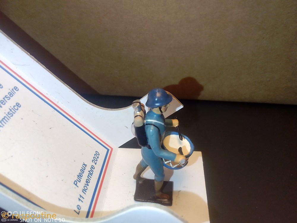 Puteaux Le poilu avec son tambour de la premiere guerre mondiale 3 figurines historique puteaux le poilu avec son tambour de la premiere guerre mondiale