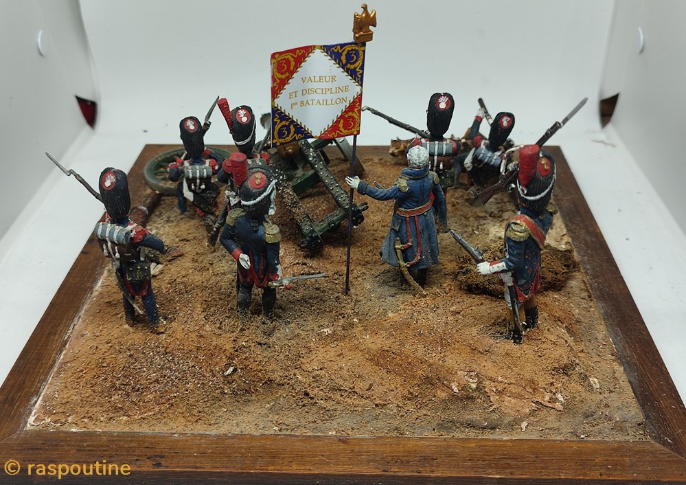 Groupe de soldats et officier à l'attaque pendant les guerres Napoléonienne 3 figurines historique epoque groupe de soldats et officier a attaque pendant les guerres napoleonienne