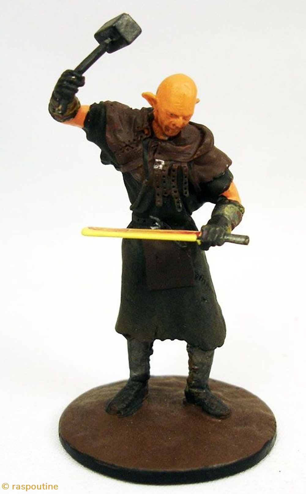 Forgeron orc figurines cinema seigneur des anneaux forgeron orc