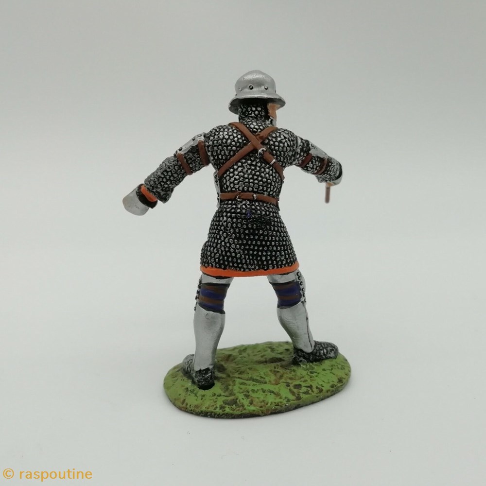 Servant allumant la mèche 4 figurines historique moyen age servant allumant la meche