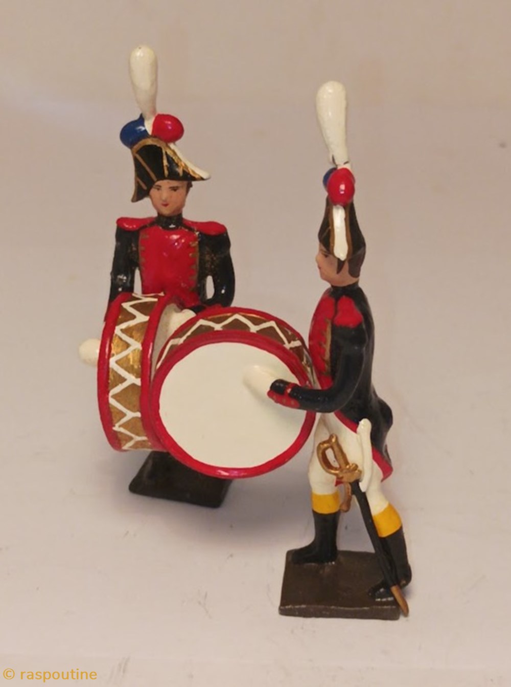 Grosse caisse de la musique des grenadiers (plastron rouge) (1805) 4 figurines historique epoque napoleonienne grosse caisse de la musique des grenadiers plastron rouge 1805