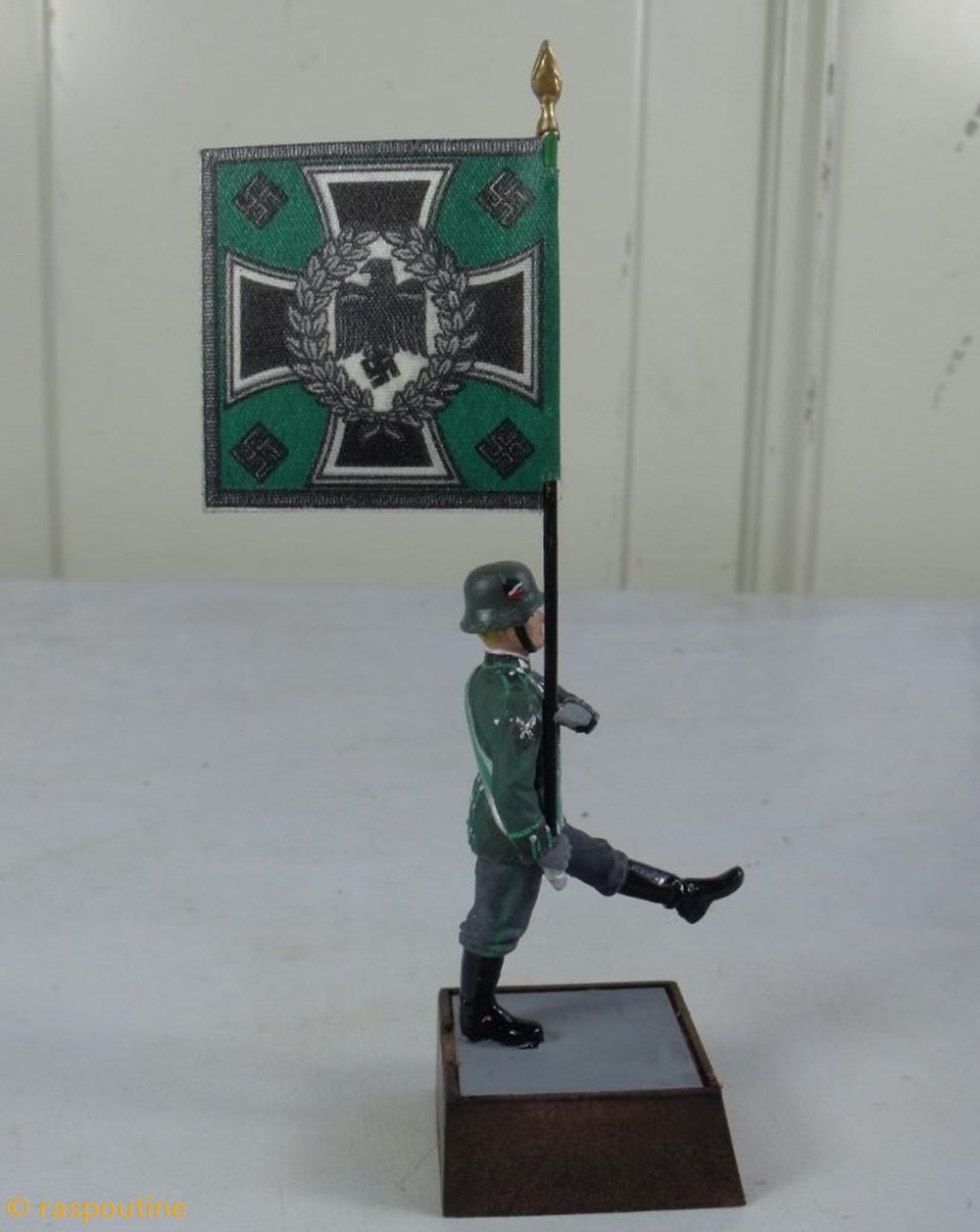 Abanderado cazadores de montana , Alemania 1939-45 2 figurines historique seconde guerre mondiale abanderado cazadores de montana alemania 1939 45