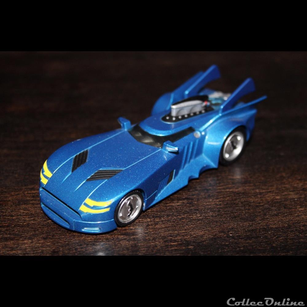 Batmobile 2000 Corgi 1/43eme 3 modele reduit voiture batmobile 2000 corgi 1 43eme