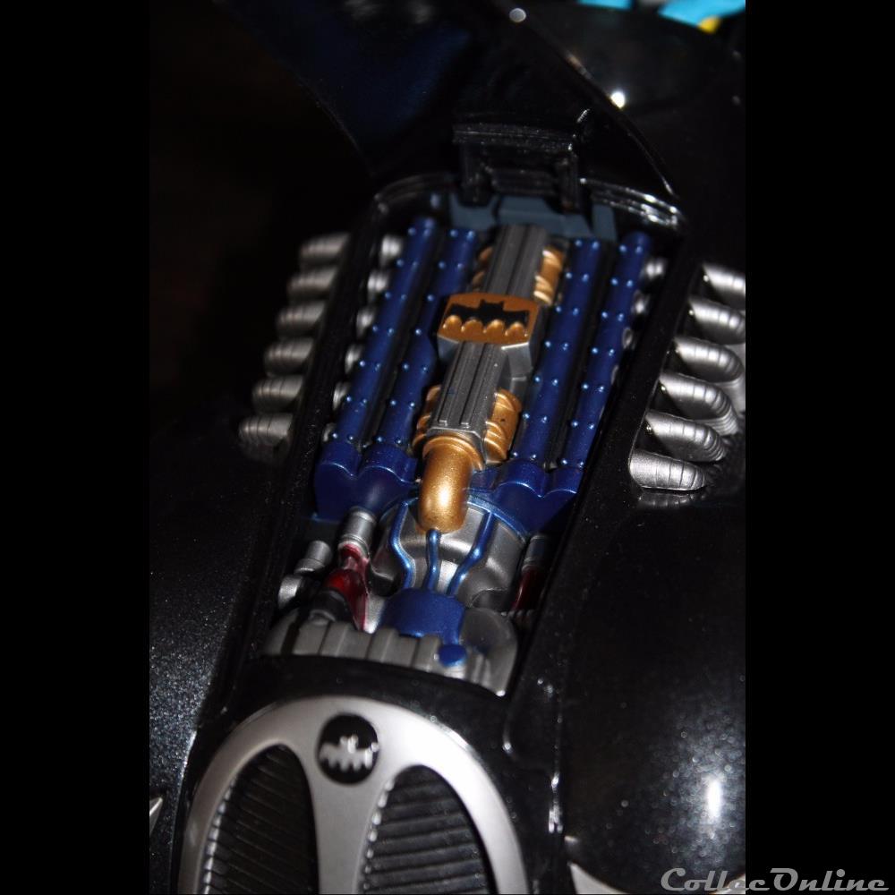 Batmobile 1940 Corgi 1/18eme 4000 exemplaires avec certificat 5 modele reduit voiture batmobile 1940 corgi 1 18eme 4000 exemplaires avec certificat