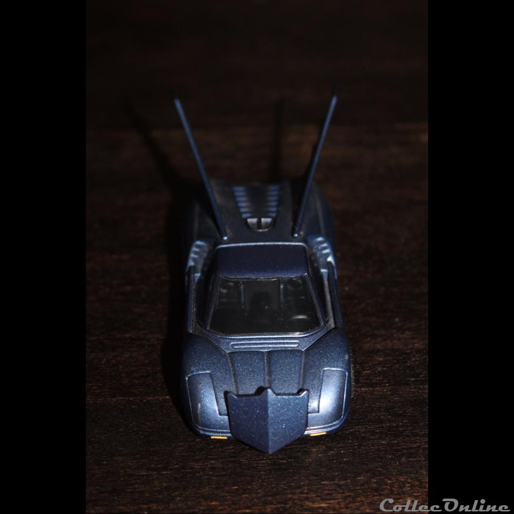 Batmobile 2000 Corgi 1/43eme 4 modele reduit voiture batmobile 2000 corgi 1 43eme