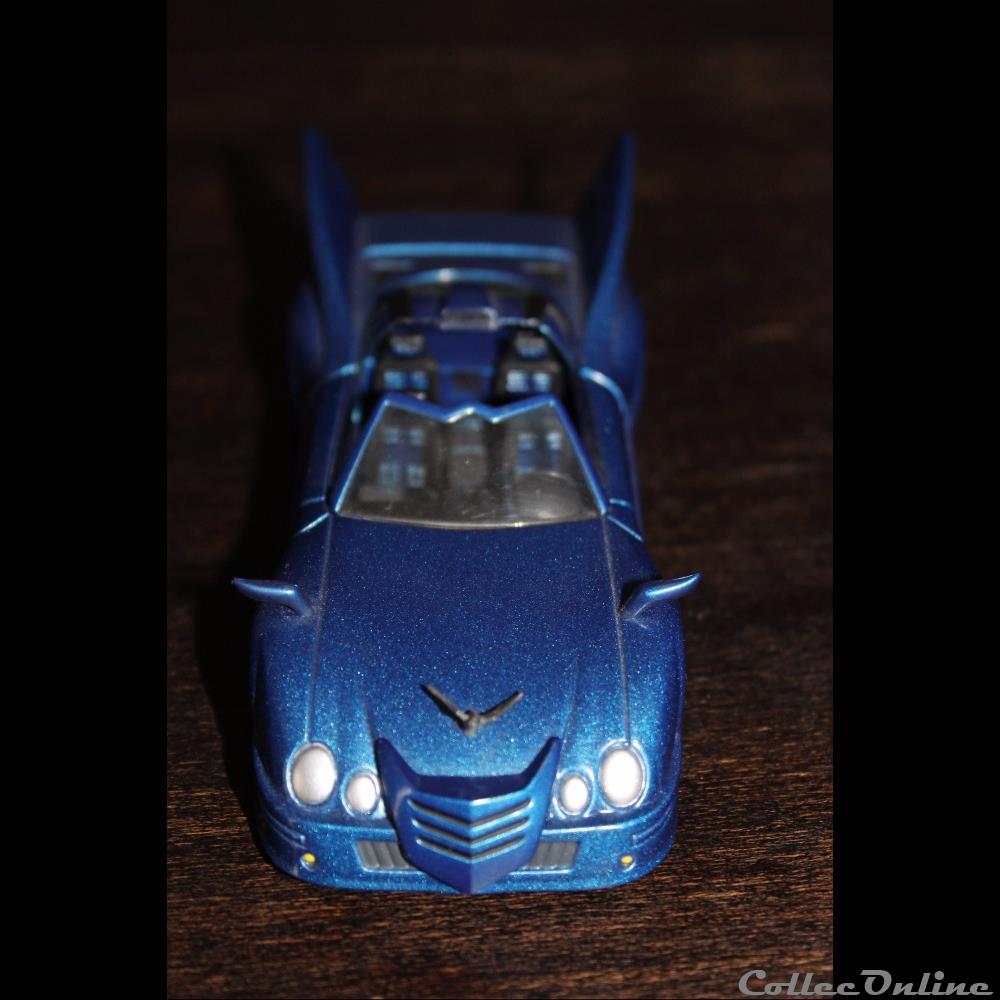 Batmobile 2000 Corgi 1/43eme 4 modele reduit voiture batmobile 2000 corgi 1 43eme
