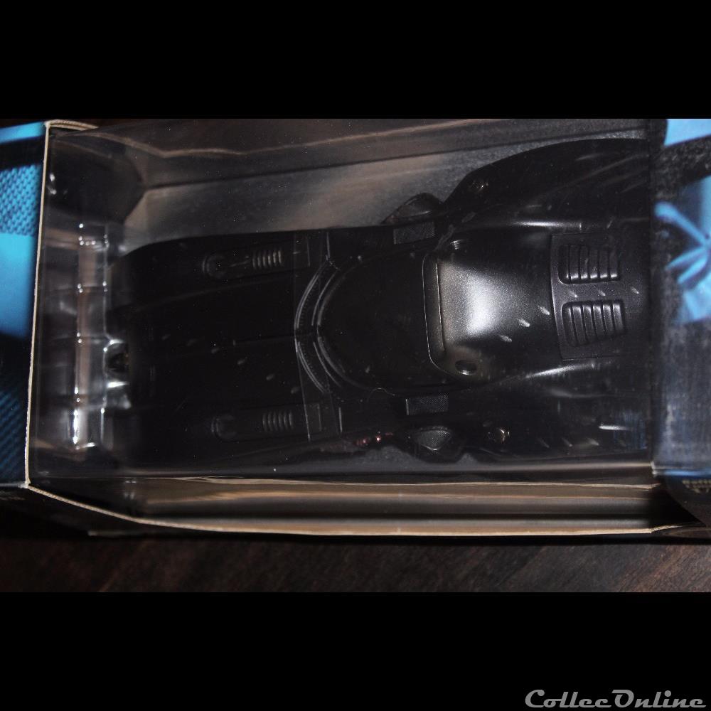 Batmobile 1989 Battle-Damaged Hotwheels Burton 1/18 eme 10000 exemplaires G3665 2 modele reduit voiture batmobile 1989 battle damaged hotwheels burton 1 18 eme 10000 exemplaires g3665