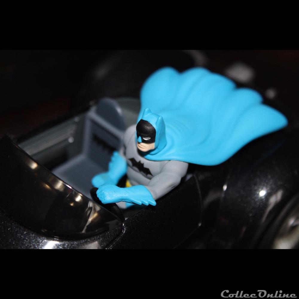 Batmobile 1940 Corgi 1/18eme 4000 exemplaires avec certificat 3 modele reduit voiture batmobile 1940 corgi 1 18eme 4000 exemplaires avec certificat