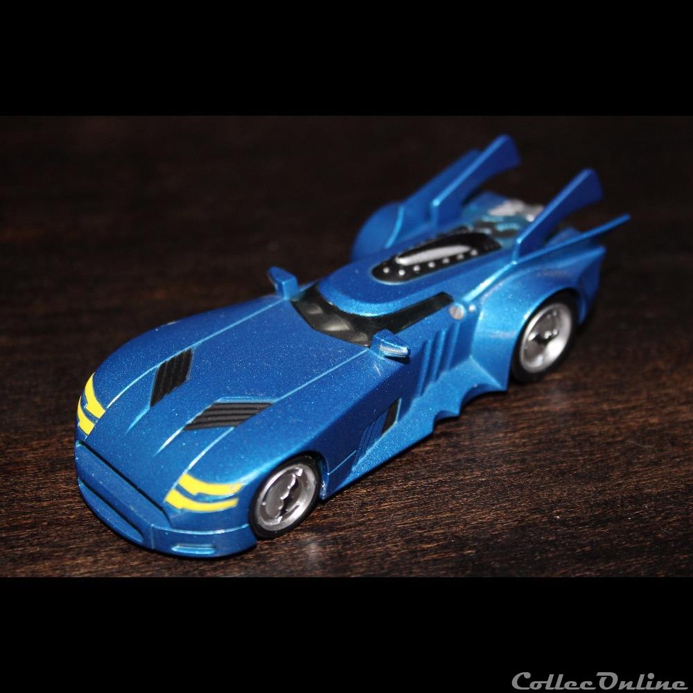 Batmobile 2000 Corgi 1/43eme 2 modele reduit voiture batmobile 2000 corgi 1 43eme