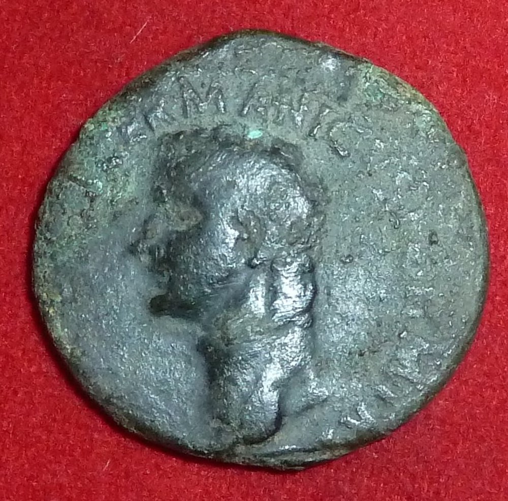 monnaies antiques romaines imperiales et republicaines caligula as vesta