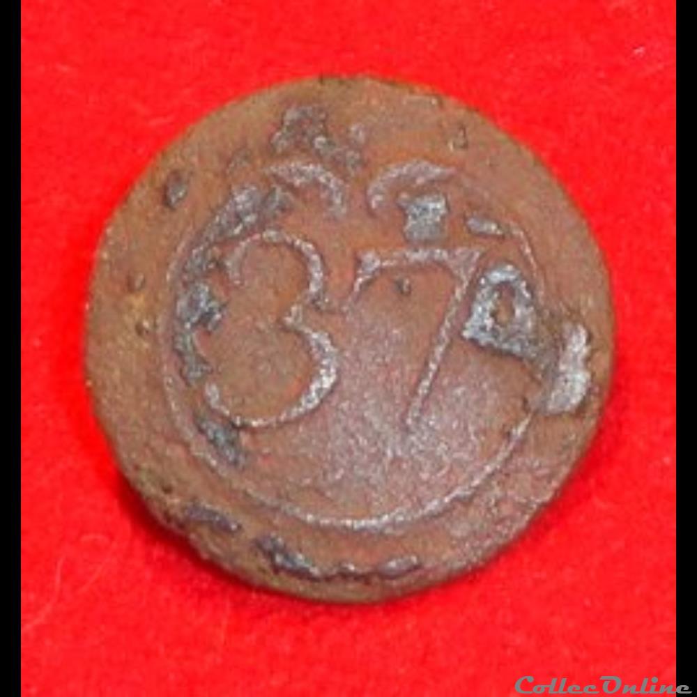 vetements et accessoires boutons militaires 37 eme infanterie de ligne 1762 1792