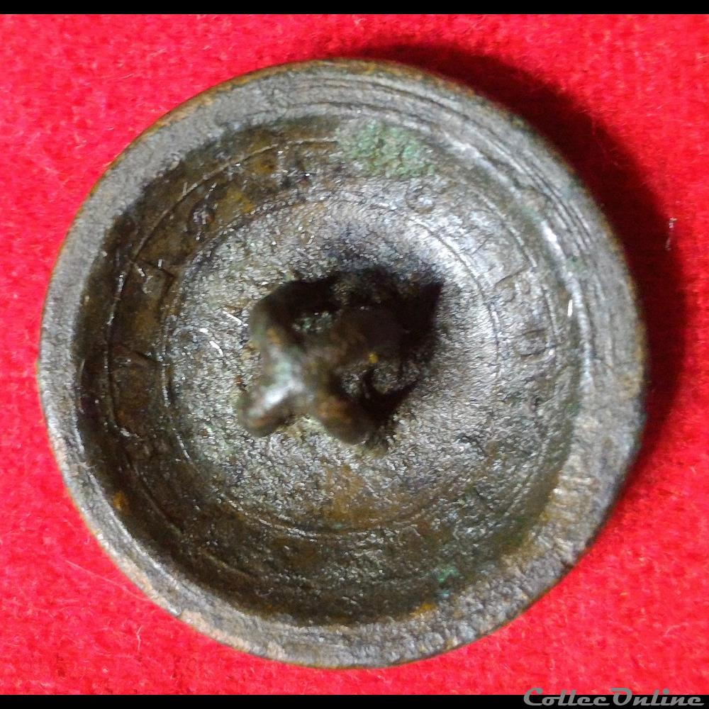 vetement et accessoire bouton militaire 88 eme infanterie de ligne 1844 1871