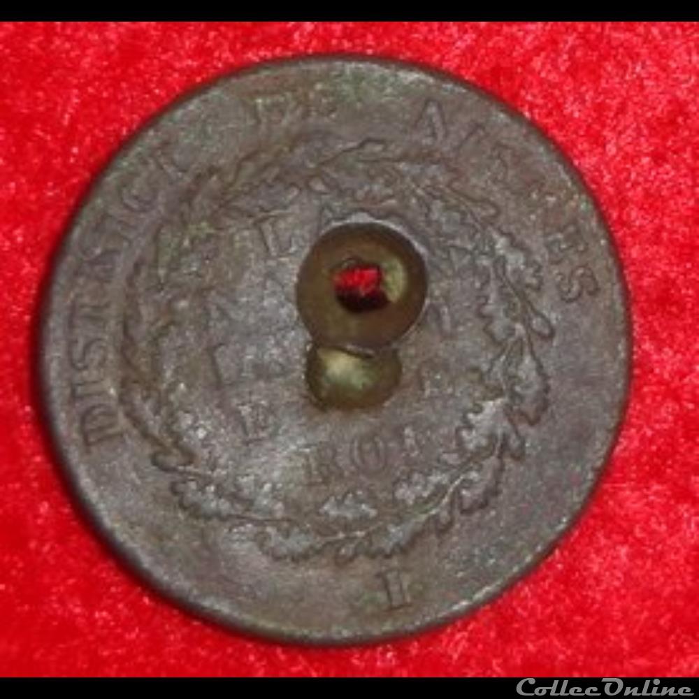 vetements et accessoires boutons militaires nismes 1789 1793