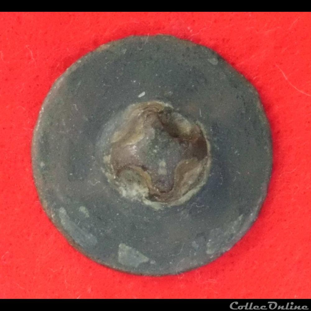 vetements accessoires boutons militaires armee de terre troupes bourgeoises et irregulieres 1789 1790
