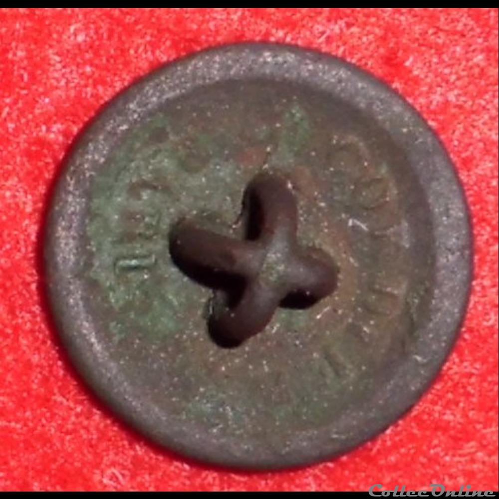 vetements et accessoires boutons militaires 19 eme infanterie de ligne 1820 1844