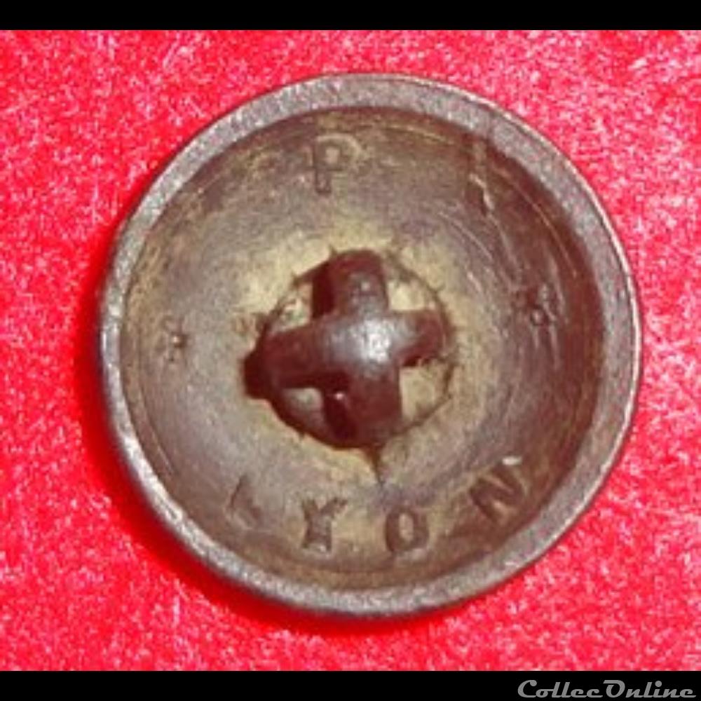 vetements et accessoires boutons militaires 59 eme infanterie de ligne 1844 1871