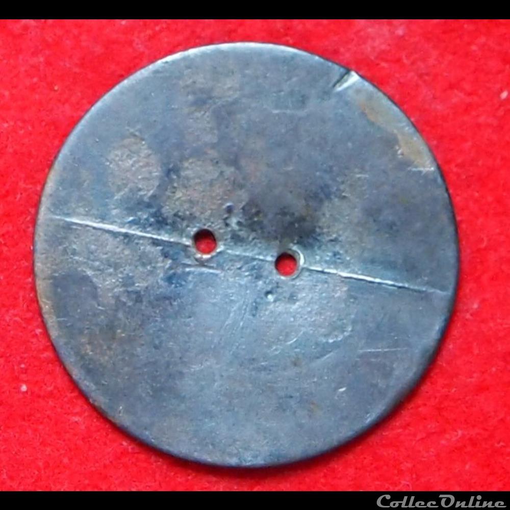 vetement et accessoire bouton militaire auxerre 1789 1790