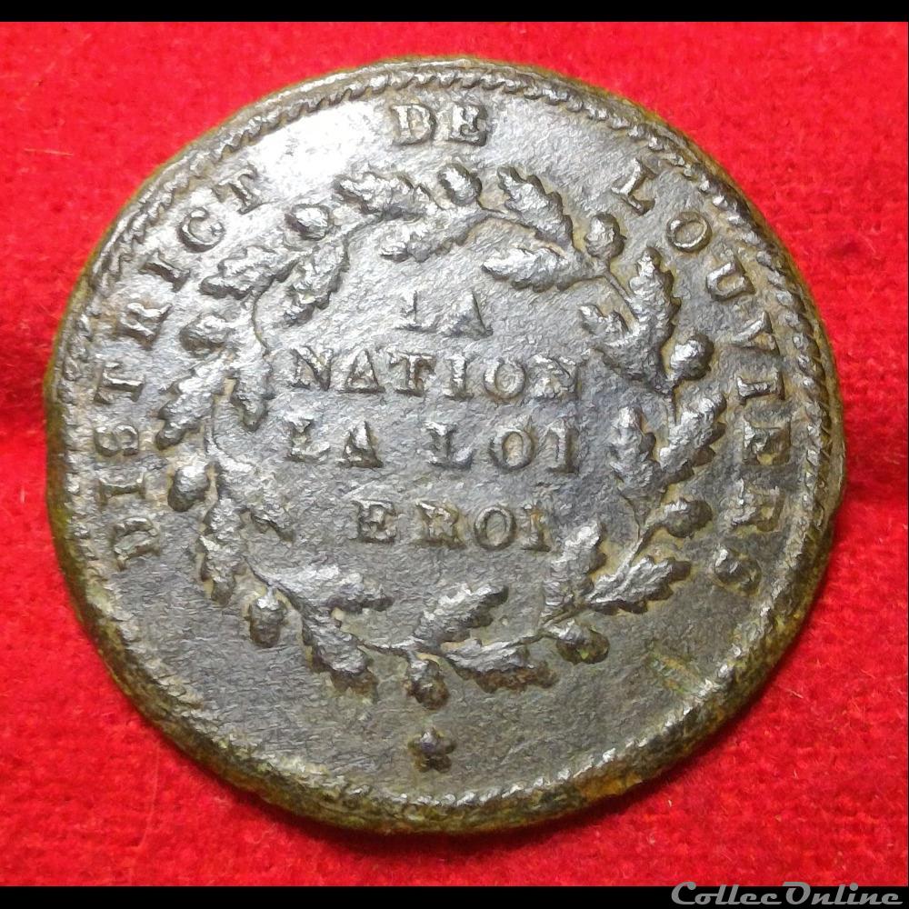 vetement et accessoire bouton militaire louviers 1789 1790