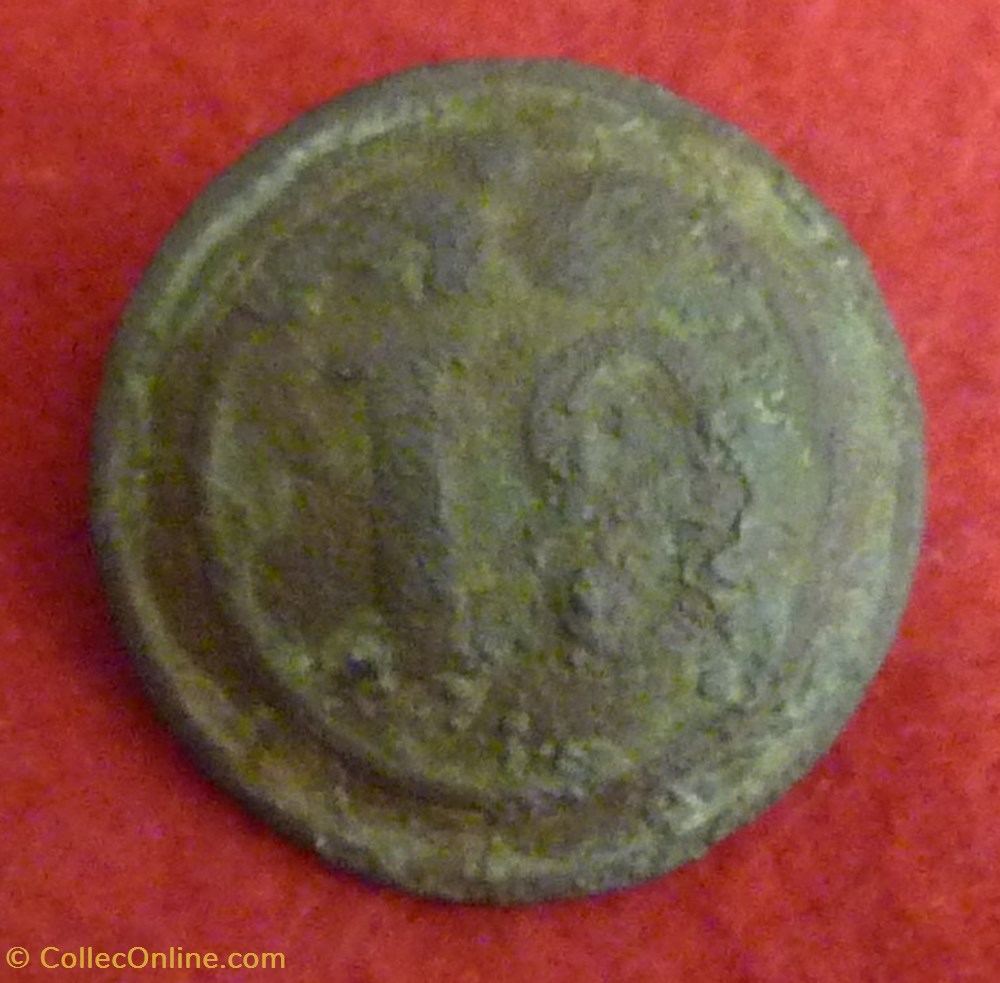 vetements et accessoires boutons militaires 19 eme infanterie de ligne 1844 1871