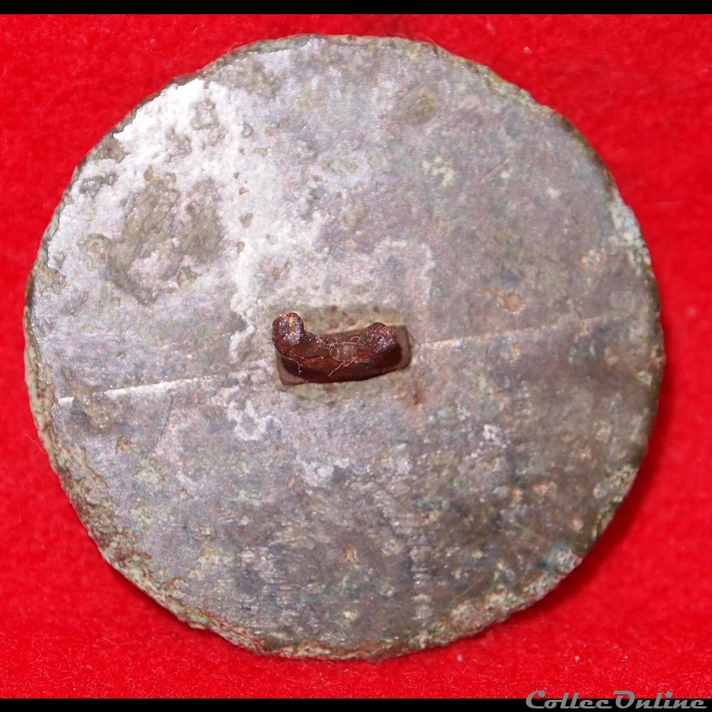 vetement et accessoire bouton militaire dijon 1789 1790