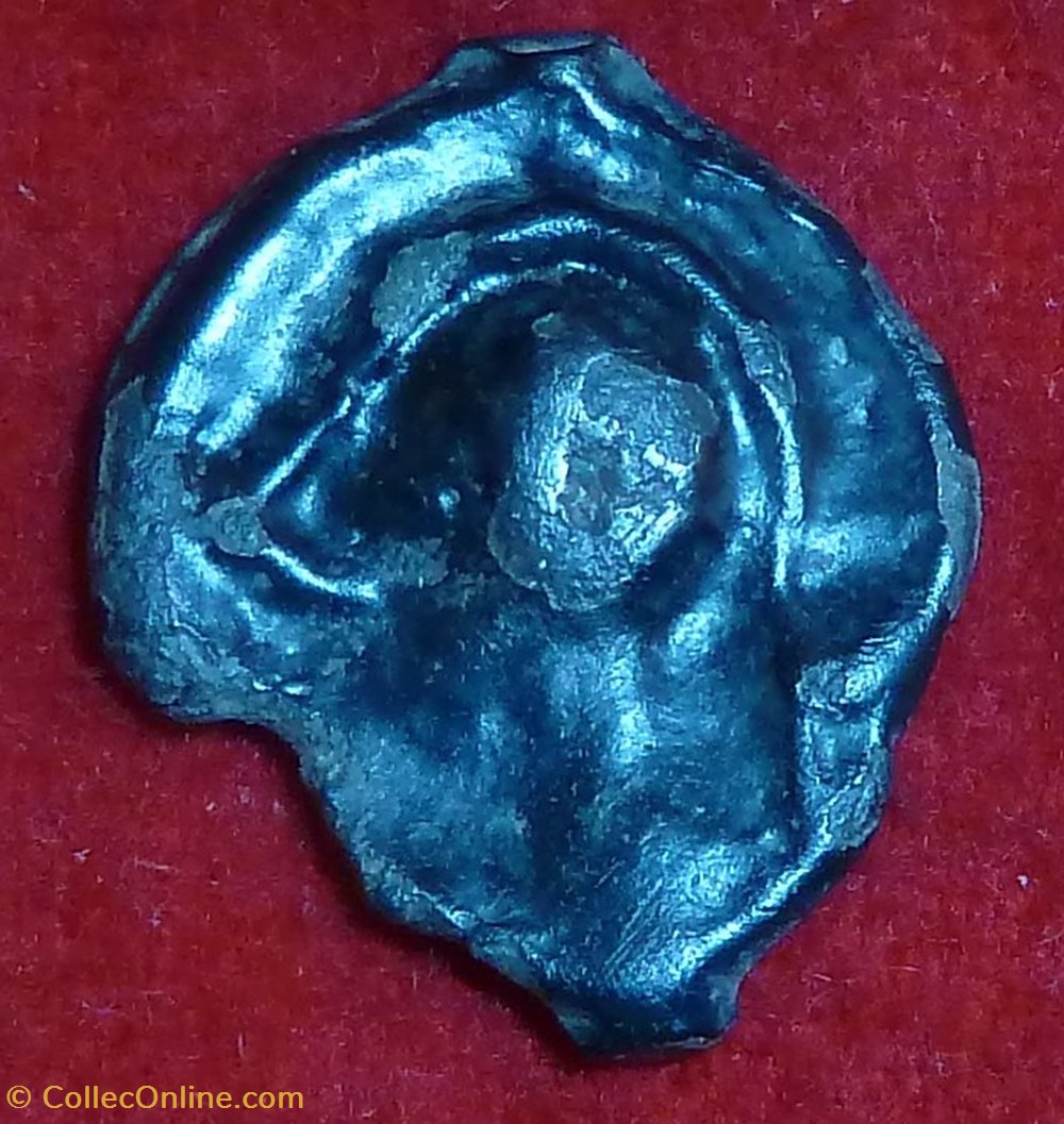 Senones - Potin à la tête casquée et à la rosace monnaies antiques celtes senones potin a la tete casquee et a la rosace