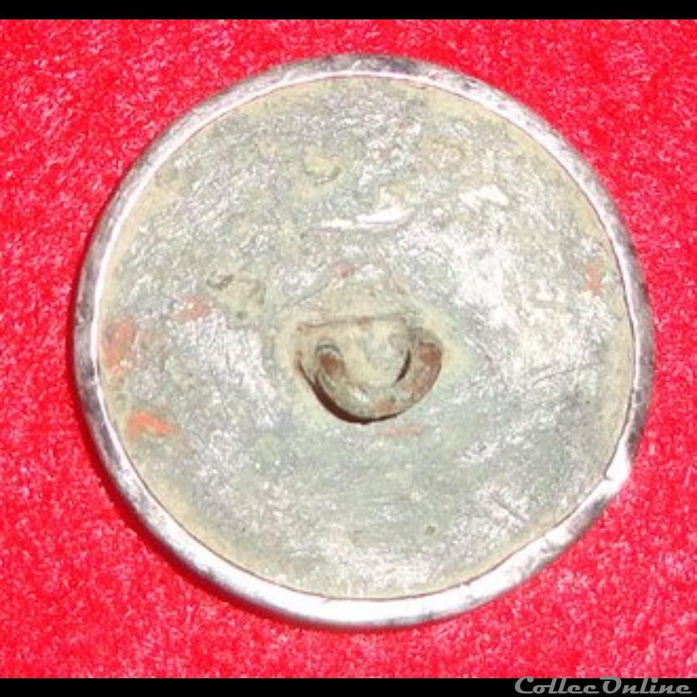 vetements et accessoires boutons militaires armee de terre gardes du corps du roi 1771 1791