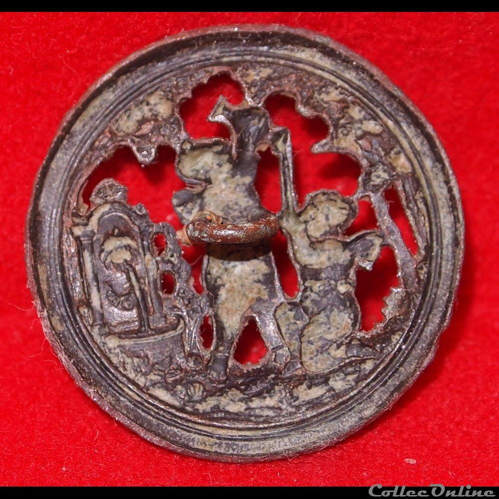 vetement et accessoire civil bouton 36