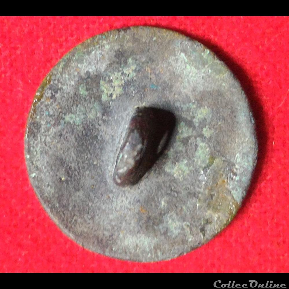 vetements et accessoires boutons militaires marine seconde republique 3ieme regiment infanterie de marine