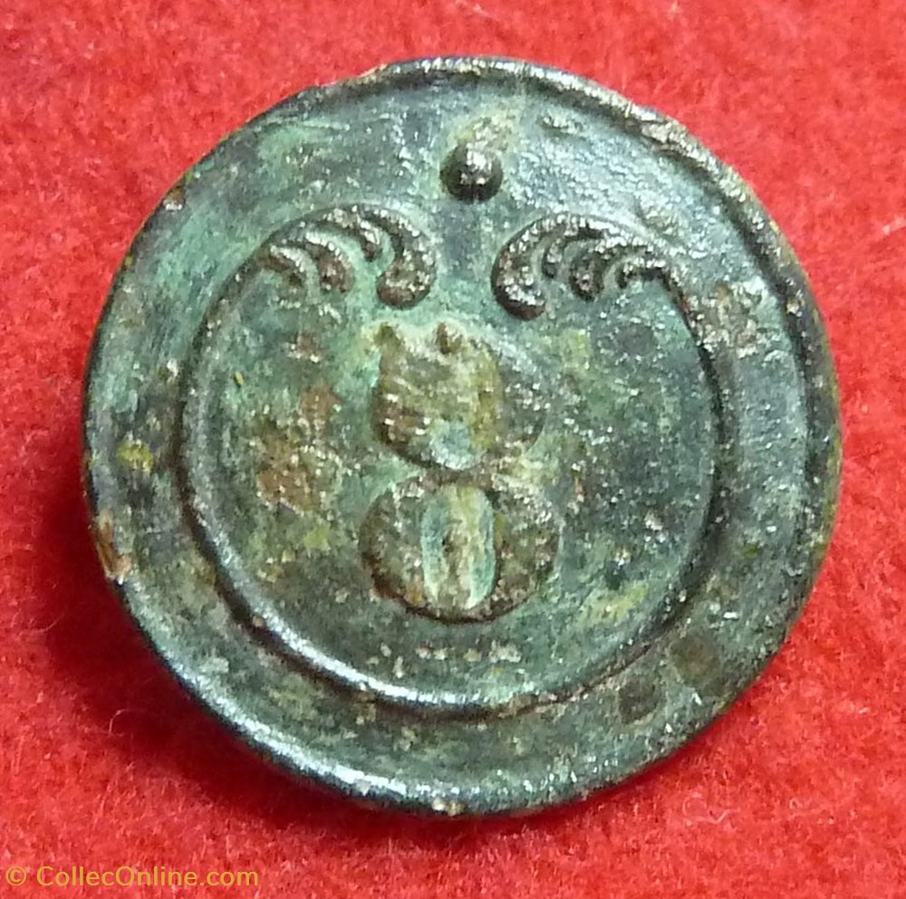 vetements et accessoires boutons militaires 8 eme infanterie de ligne 1803 1814