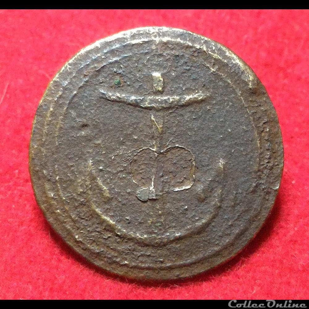 vetement et accessoire bouton militaire marine revolution premier empire officiers de marine