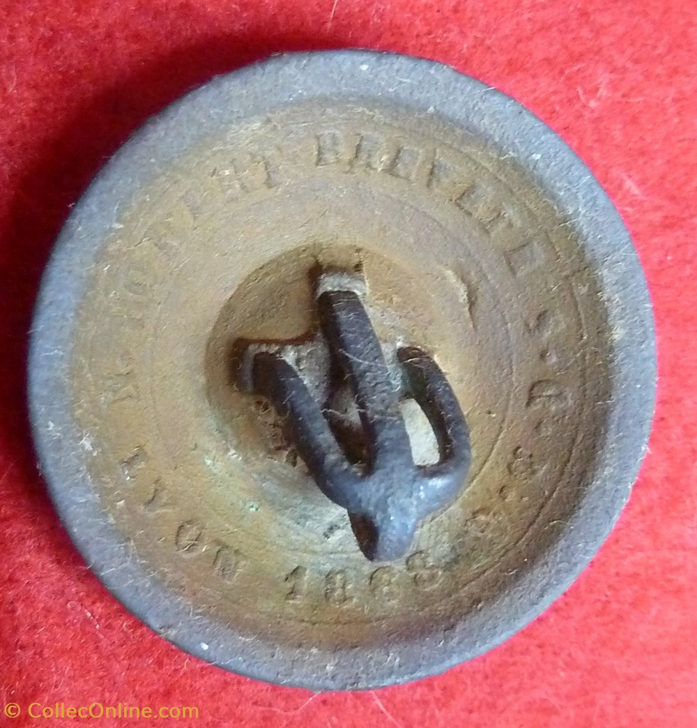 vetements et accessoires boutons militaires 10 eme infanterie de ligne 1844 1871