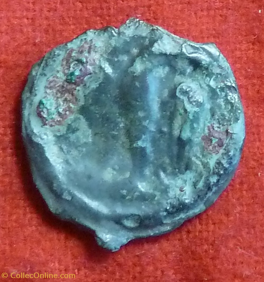 monnaies antiques celtes carnutes potin a l aigle de face et a la tete frisee