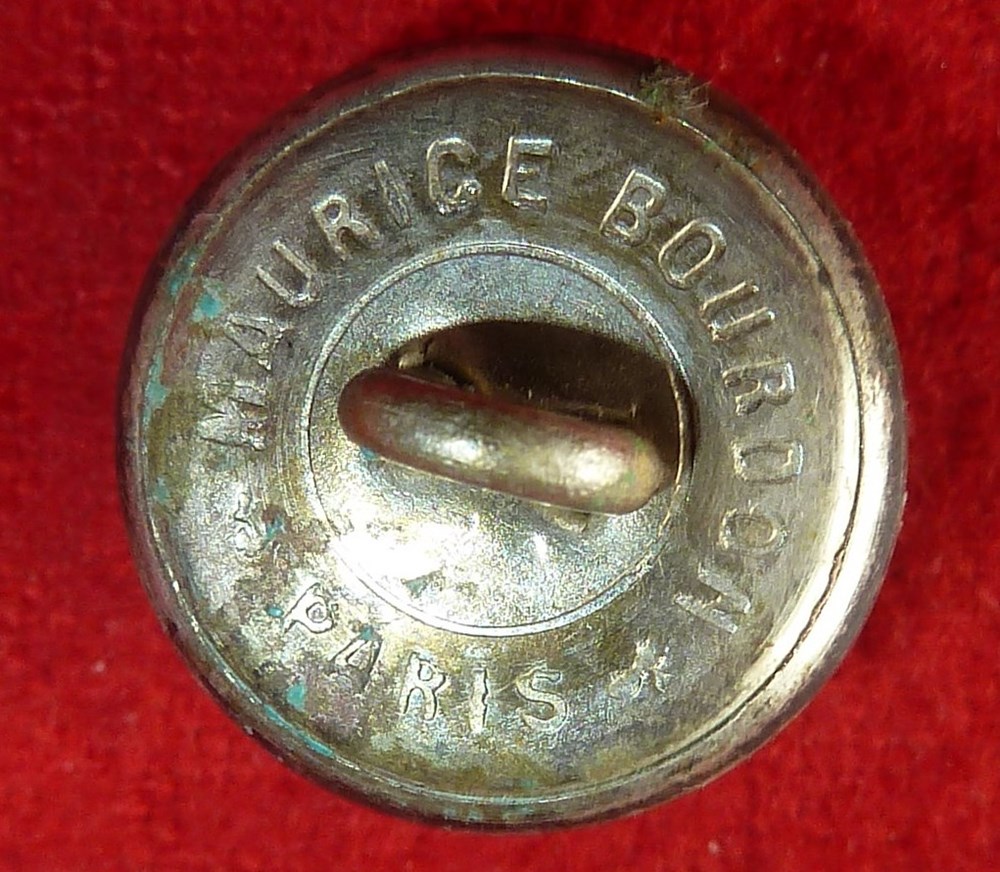 vetements et accessoires boutons militaires armee de terre regiment des chars a definir