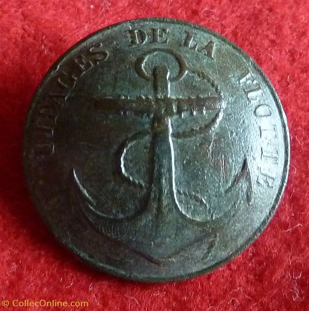 vetements et accessoires boutons militaires marine troisieme republique equipage de la flotte