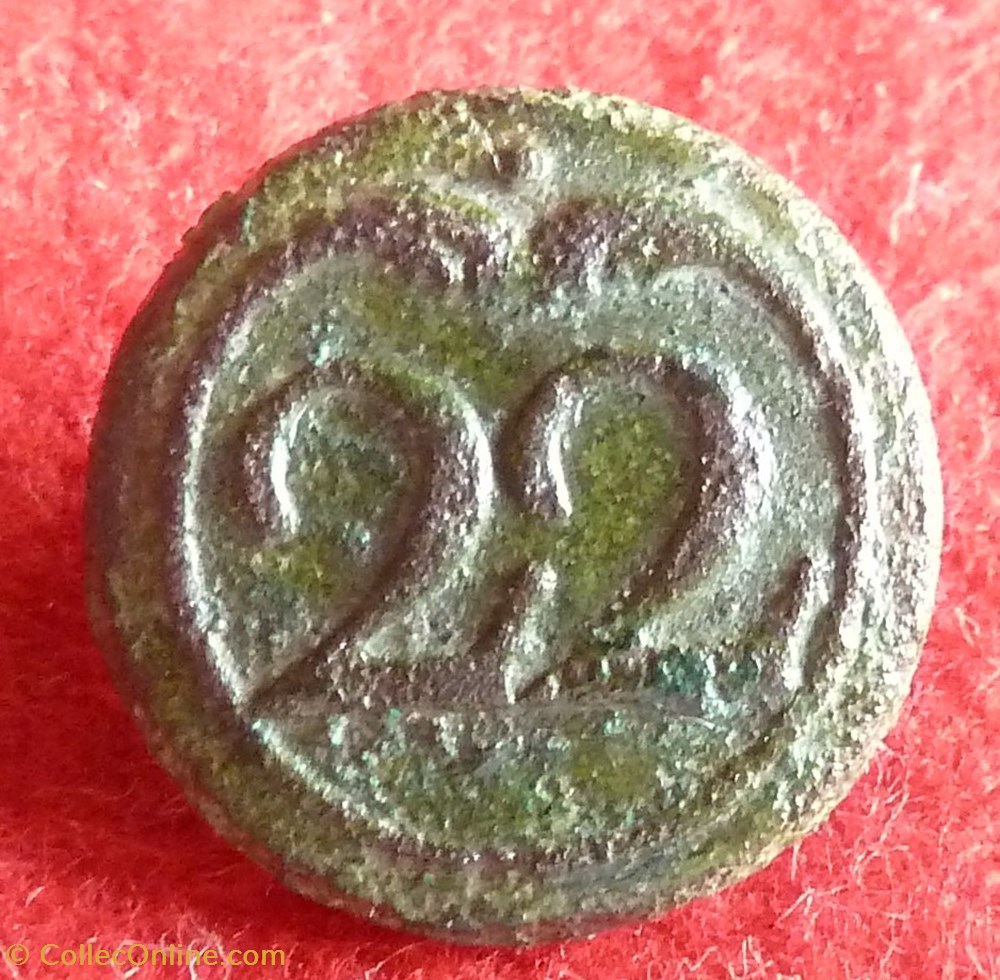 vetements et accessoires boutons militaires 22 eme infanterie de ligne 1762 1791