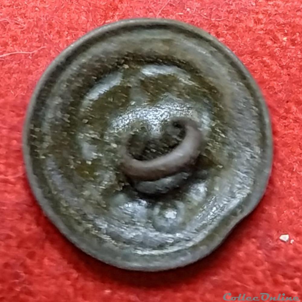 vetement et accessoire bouton militaire marine seconde republique officiers de marine