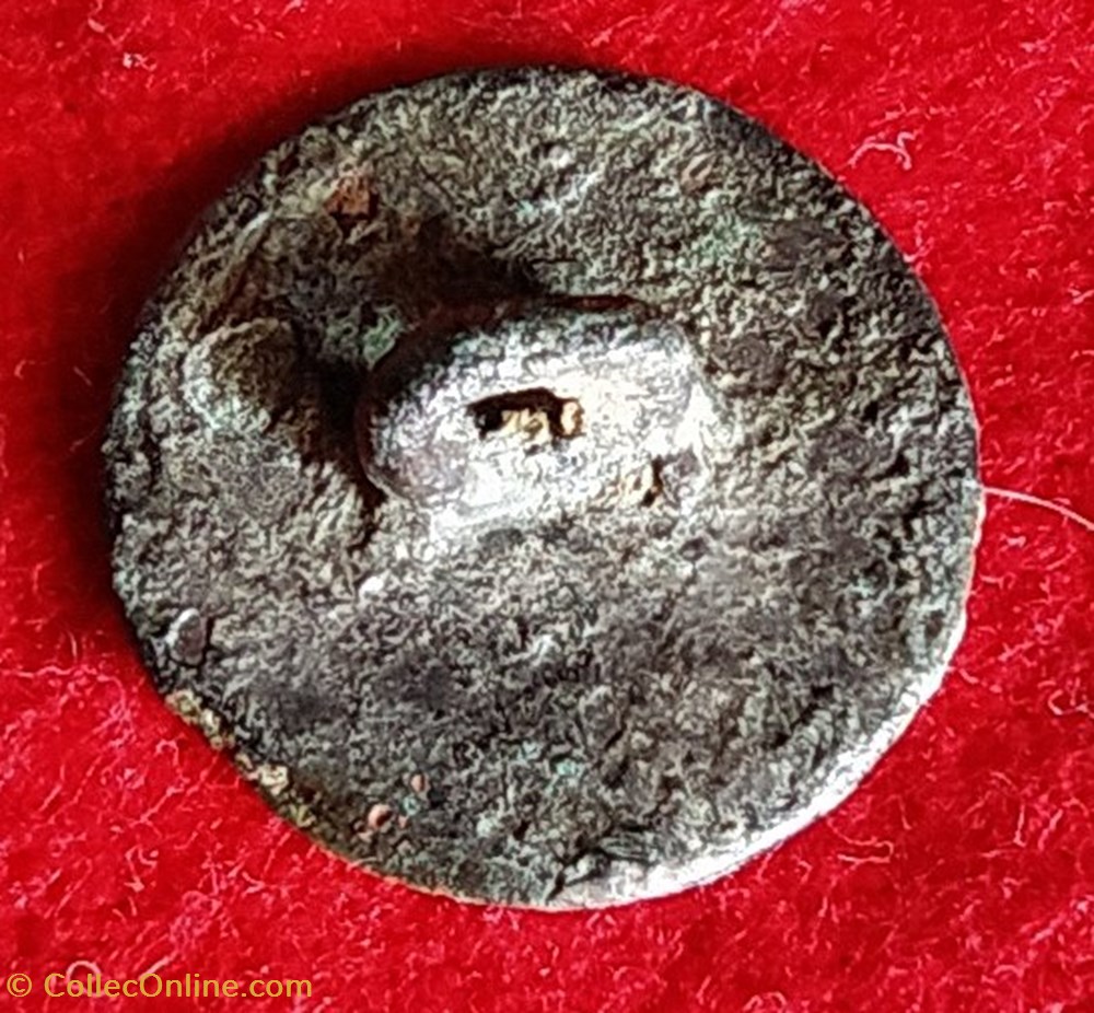 Armée de terre - Garde Royale - 1815/1830 vetements et accessoires boutons militaires armee de terre garde royale 1815 1830