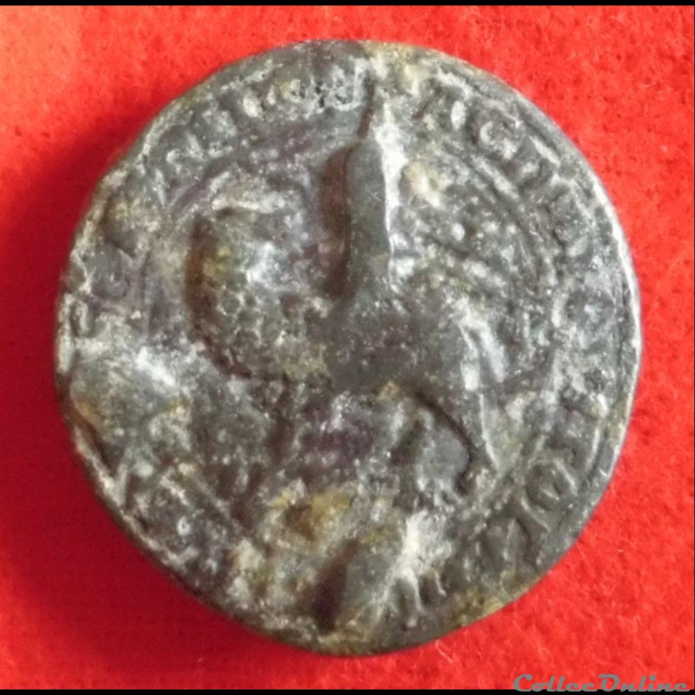 Poids ?? ( monétaire ??) à l'agneau divin divers medievaux poids monetaire a agneau divin