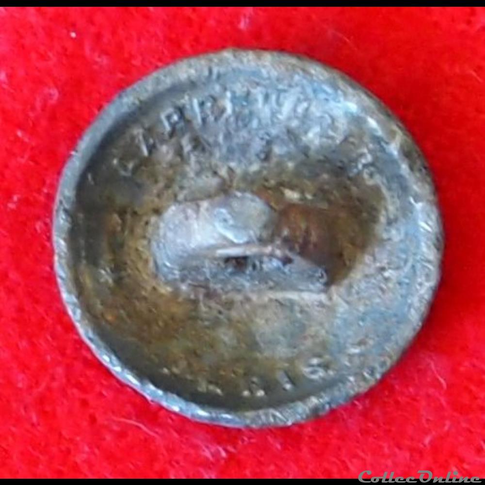 vetements et accessoires boutons militaires armee de terre 19 eme chasseurs a pied 1853 1871