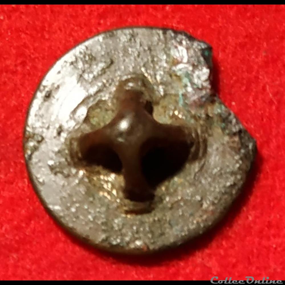 vetement et accessoire bouton militaire 143 eme infanterie de ligne 1803 1814