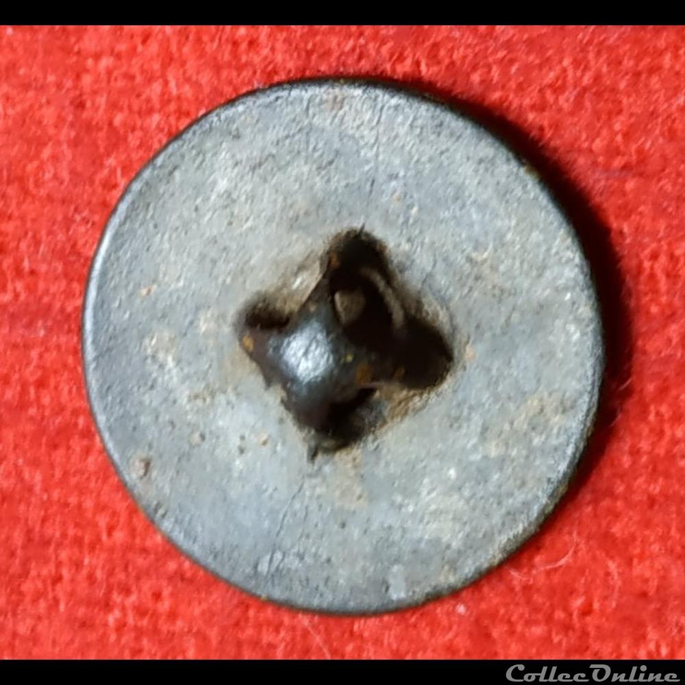 vetements et accessoires boutons militaires 42 eme infanterie de ligne 1779 1792
