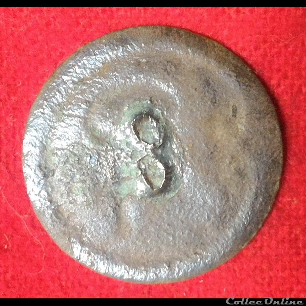 vetements et accessoires boutons militaires 40 eme infanterie de ligne 1803 1814