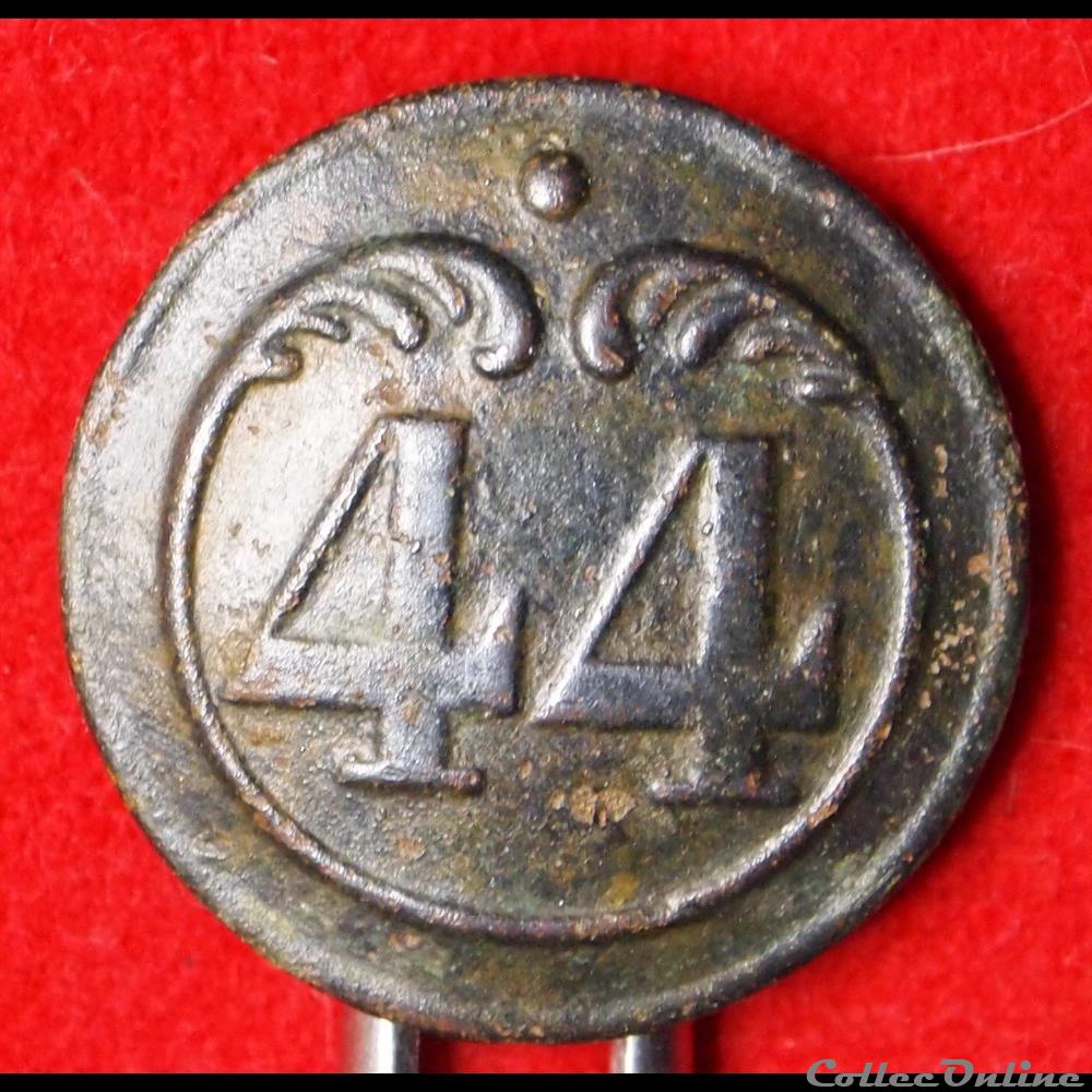 vetements et accessoires boutons militaires 44 eme infanterie de ligne 1820 1844