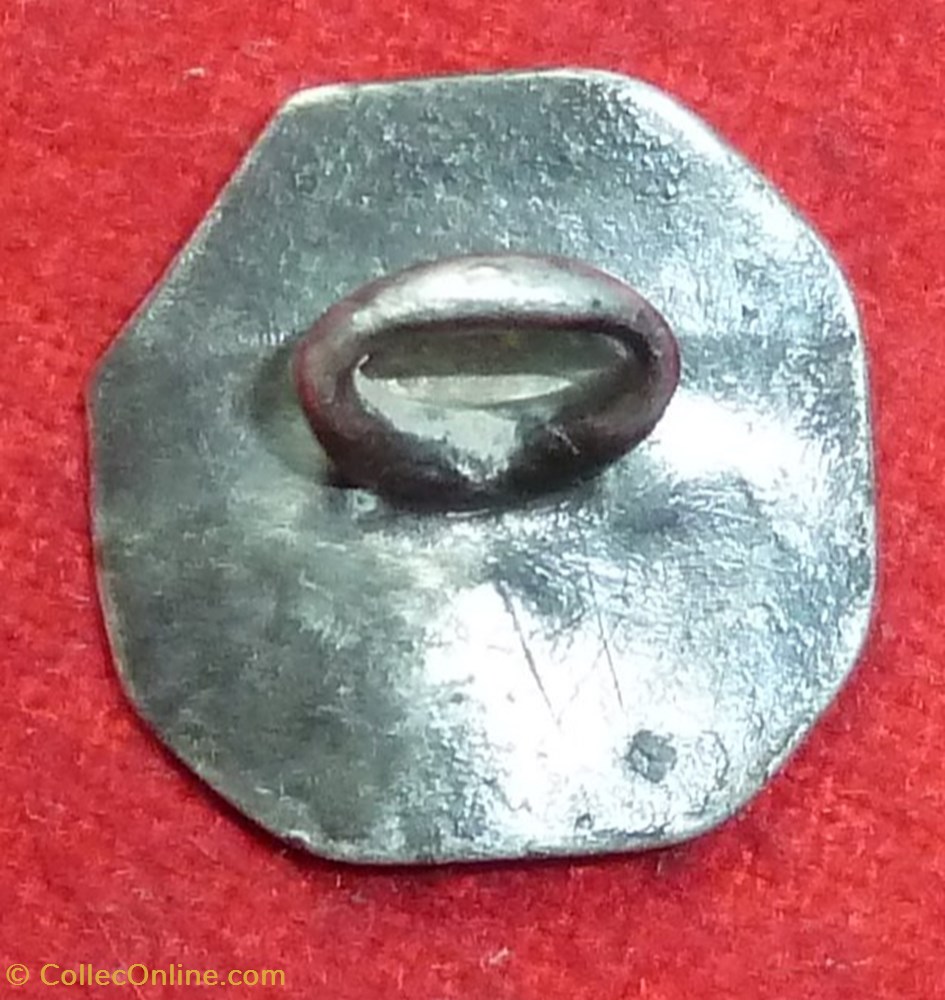 vetement et accessoire civil bouton