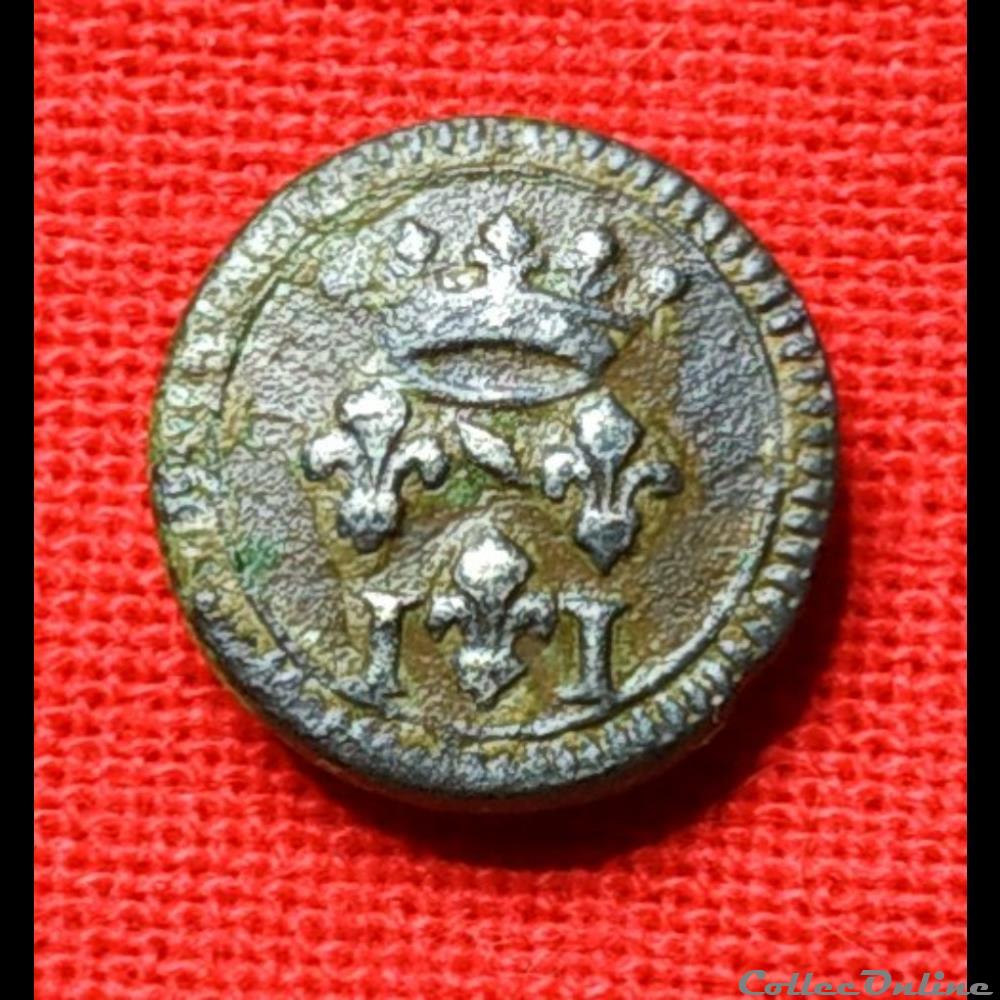 vetements et accessoires boutons militaires 11eme regiment de dragons 1779 1791